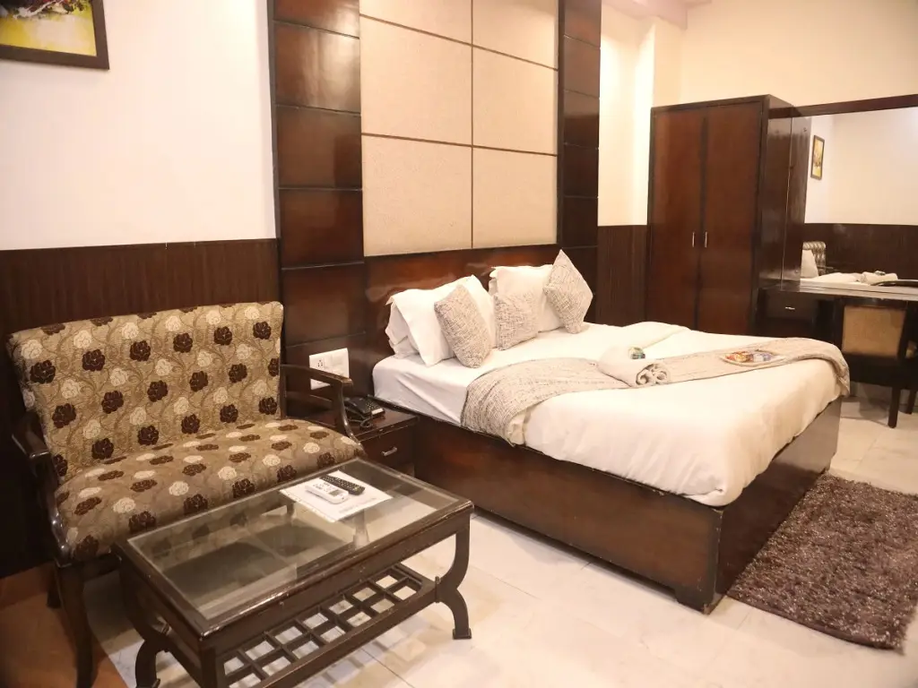 Ханзи: OYO 1180 Hotel Kartikay