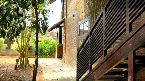 Pudukad: Clayfingers - Art Cottages