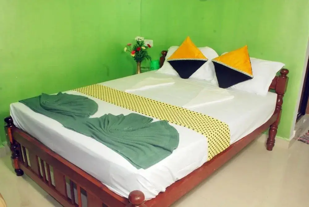 Калангут: Calangute beach side hotel