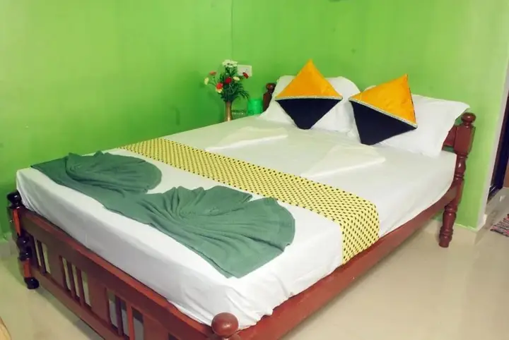 Калангут: Calangute beach side hotel