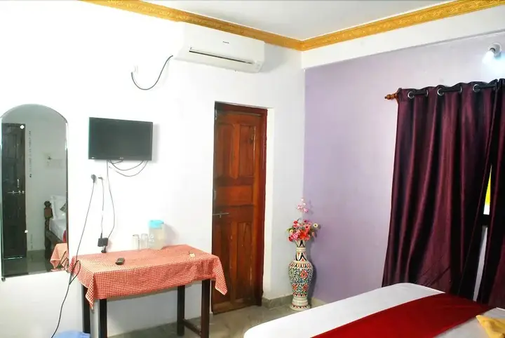 Калангут: Calangute beach side hotel
