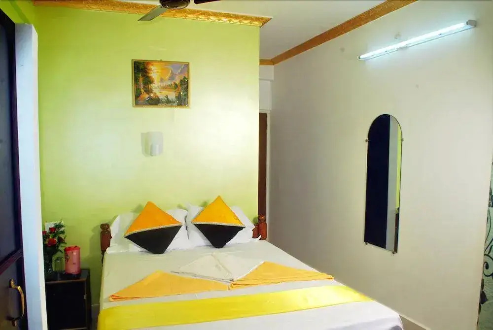 Калангут: Calangute beach side hotel