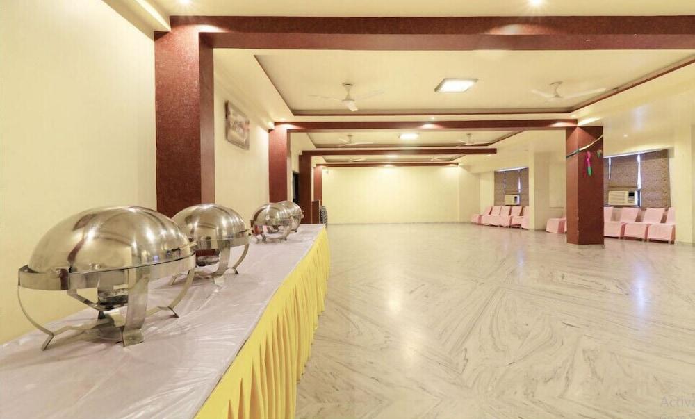 Jypore Saffron Inn & Suites — фото 1