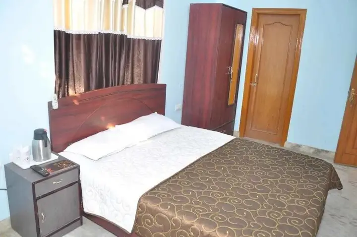 Джайпур: Jypore Saffron Inn & Suites