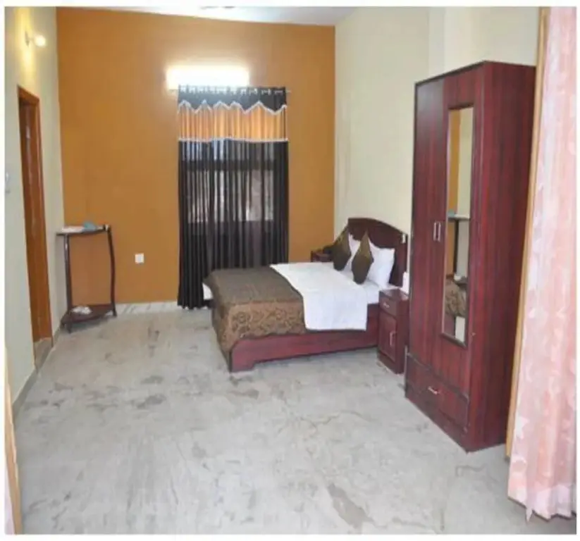 Джайпур: Jypore Saffron Inn & Suites