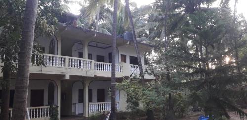 Морджим: Mango Villa