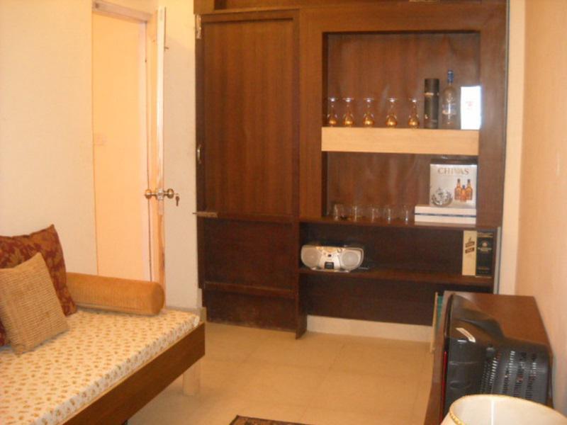 Наинитал: Club-10 Pine Lodge