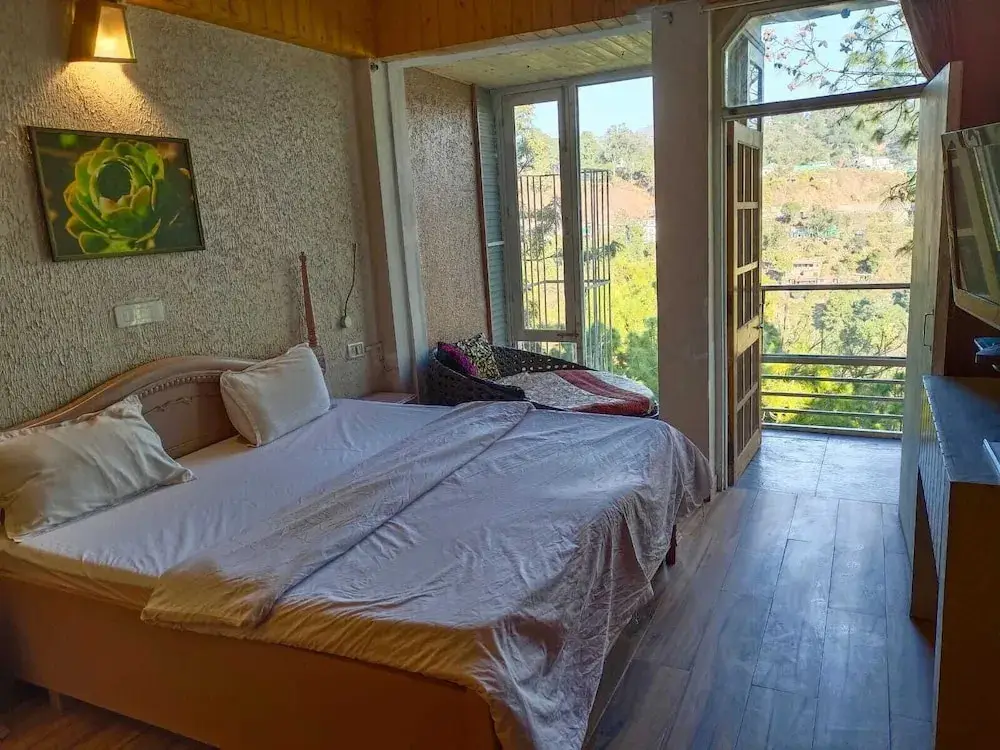 Дхарампур: Hotel Sunrise Cottage