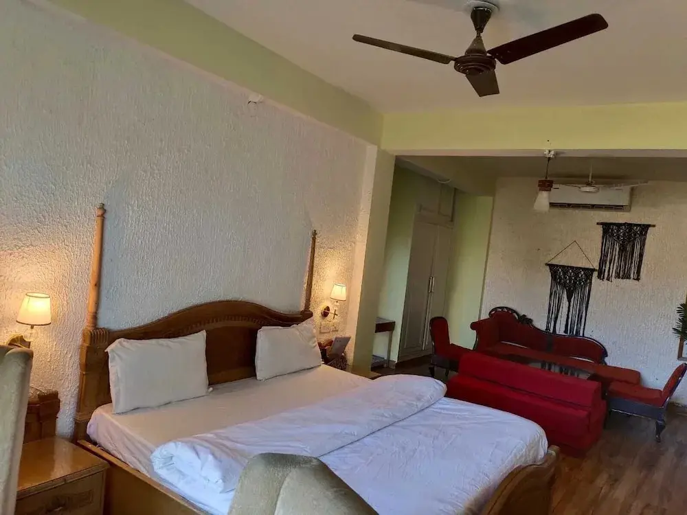 Дхарампур: Hotel Sunrise Cottage