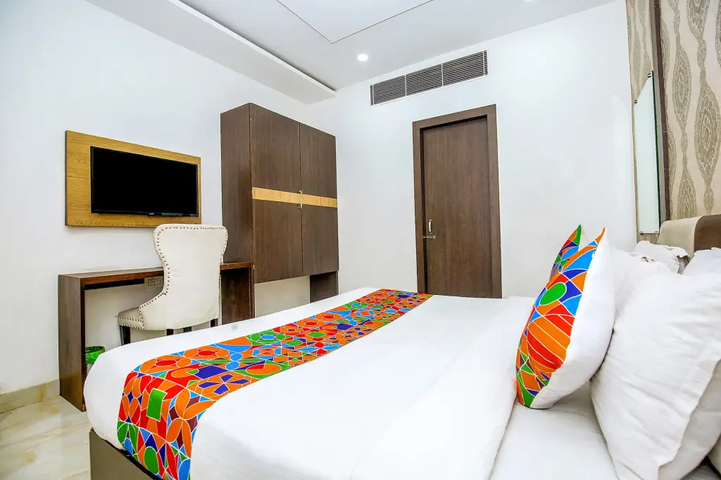 Амритсар: FabHotel Golden Temple Paradise 50 meters from golden temple