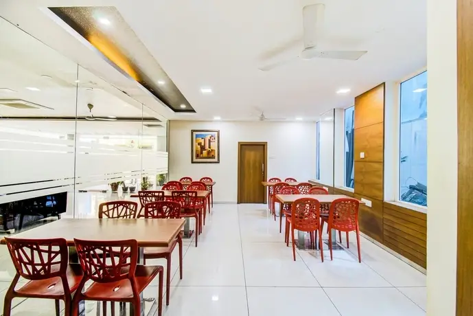 Хидерабад: FabHotel Yesmark Gachibowli