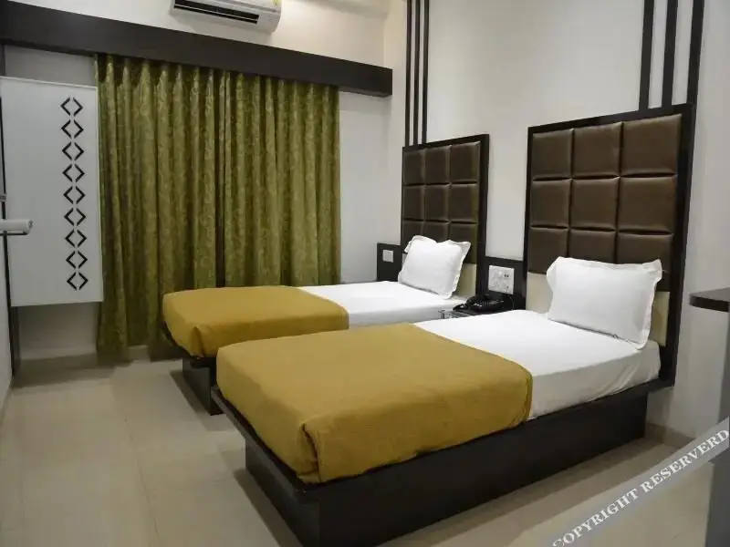Бхаруч: Hotel Corona