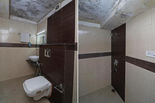 Канпур: OYO Premium Swaroop Nagar