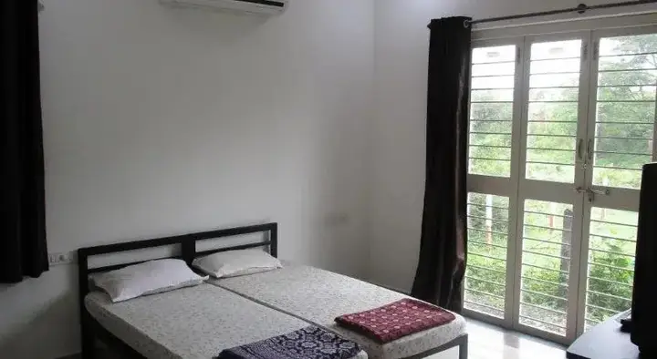 Колхапур: Karkare Holiday Home