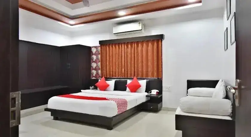 Луни: Hotel Rajputana Heights