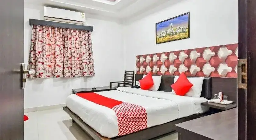 Луни: Hotel Rajputana Heights