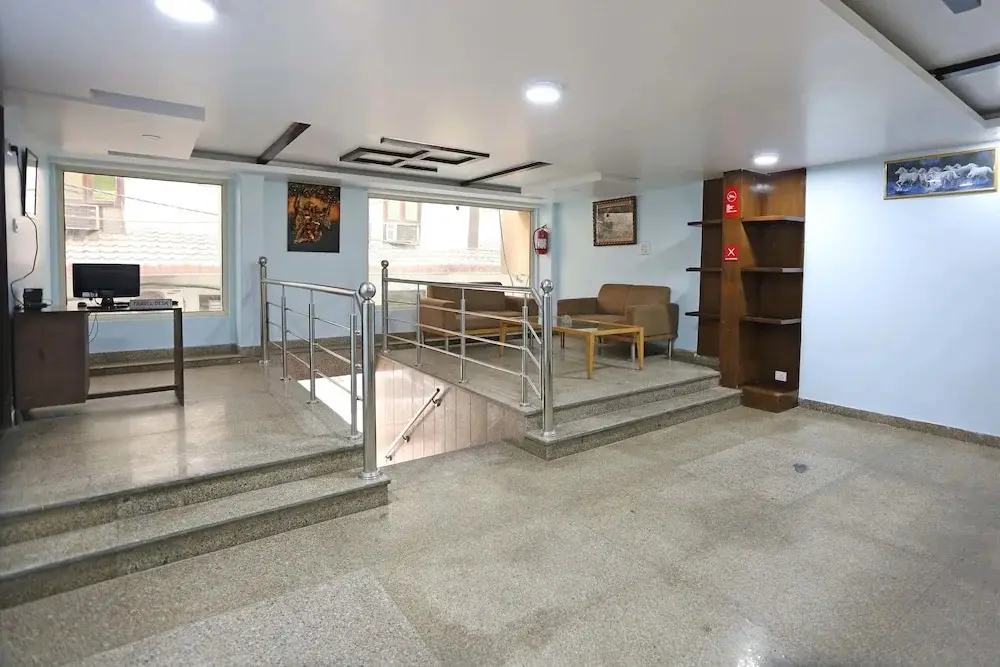 Нью-Дели: OYO 10048 Hotel Aditya Inn