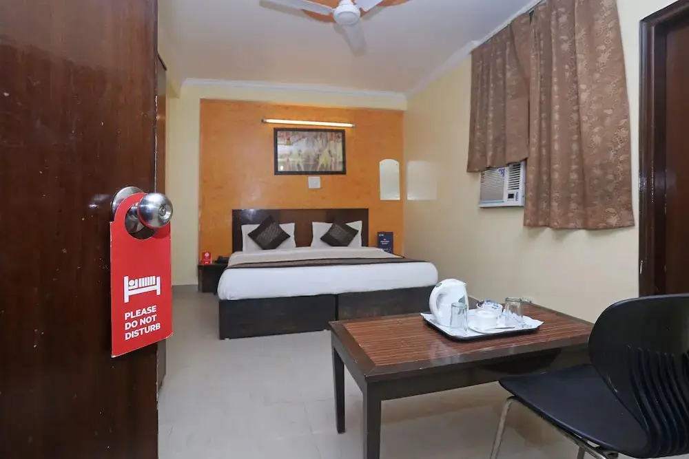 Нью-Дели: OYO 10048 Hotel Aditya Inn