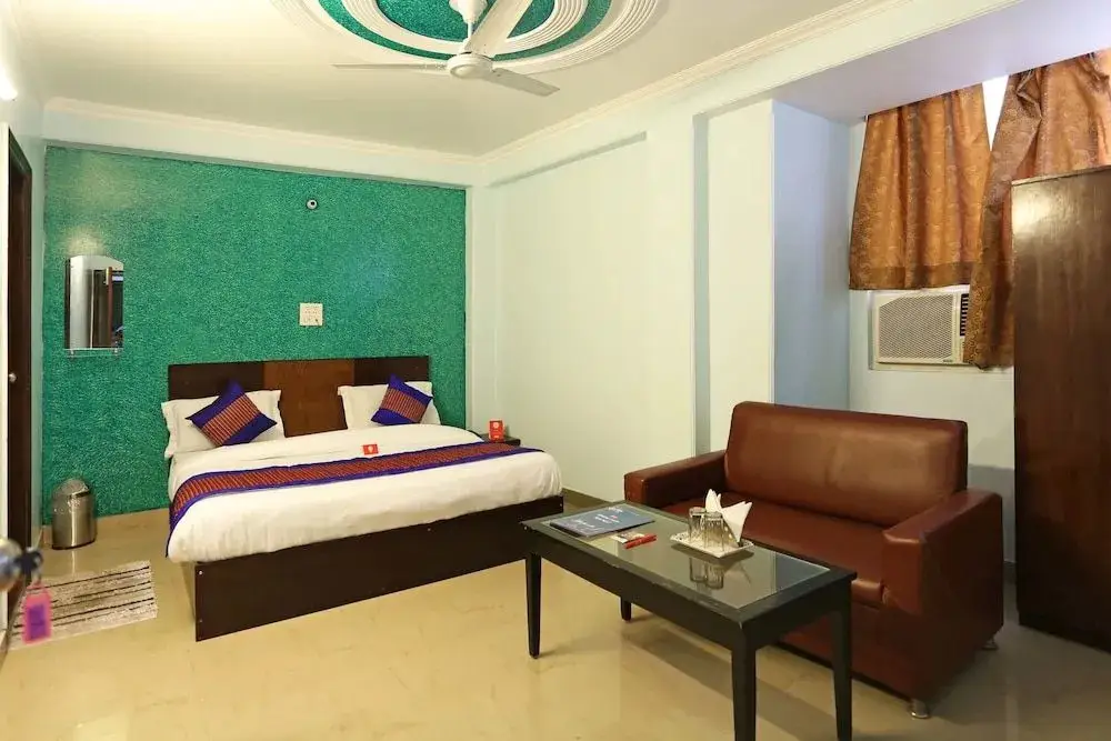 Нью-Дели: OYO 10048 Hotel Aditya Inn