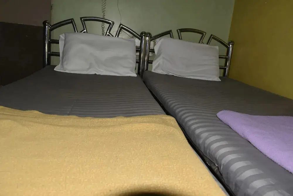 Мумбаи: Hotel Popular Palace