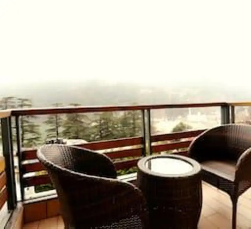 Наинитал: Season Hotel