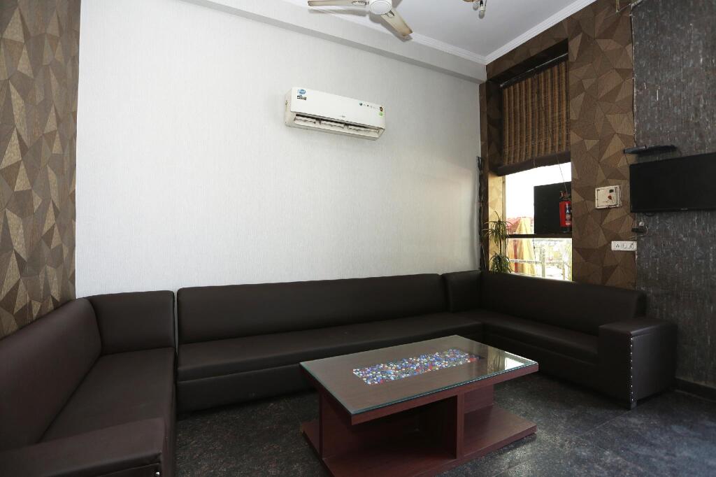 Газиабад: OYO 30107 Hotel Black Stone