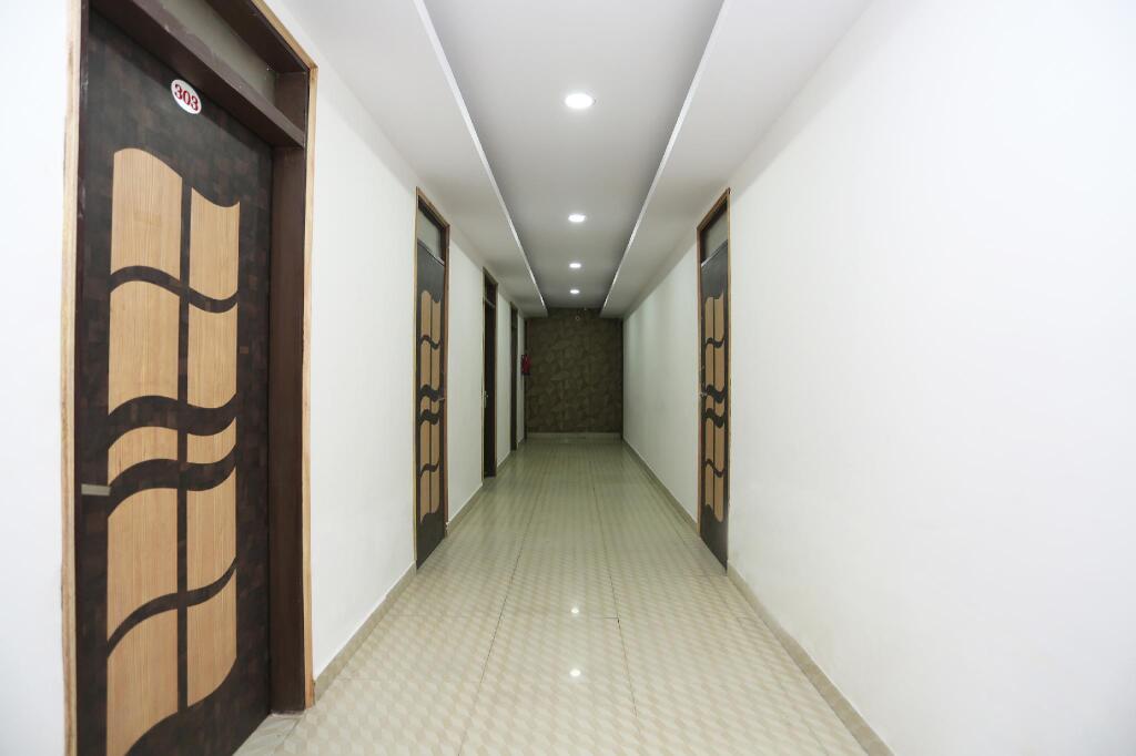 Газиабад: OYO 30107 Hotel Black Stone