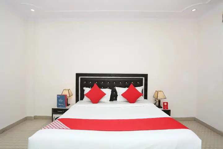 Газиабад: OYO 30107 Hotel Black Stone