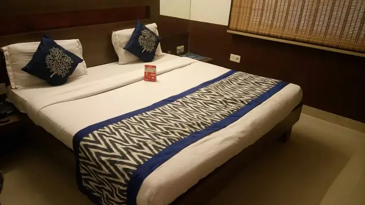 Ханзи: Hotel Paras
