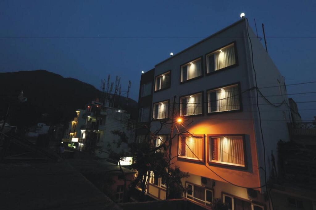 Hotel Green View - Behind Pramarth Niketan — фото 1