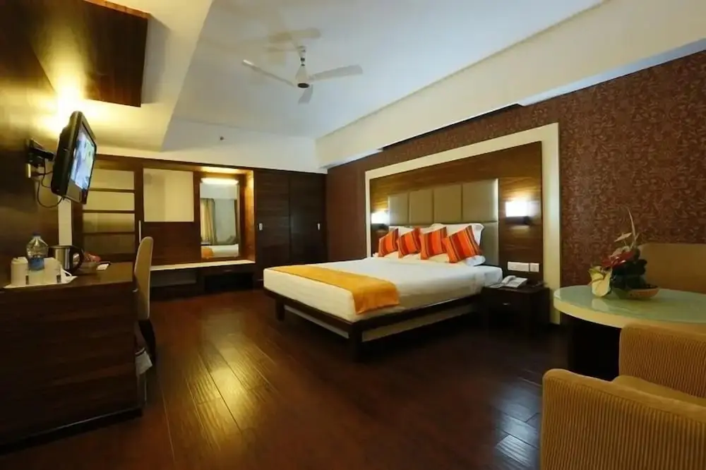Куруппумтара: Hotel Moonlit Regency