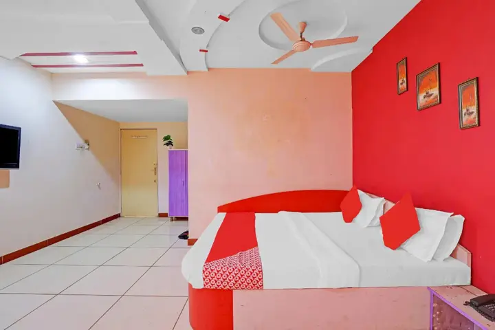Раджкот: OYO 2798 Hotel Velvet