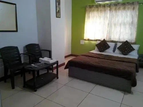 Раджкот: OYO 2798 Hotel Velvet