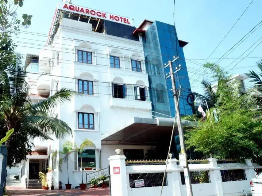 Aquarock Hotel — фото 1