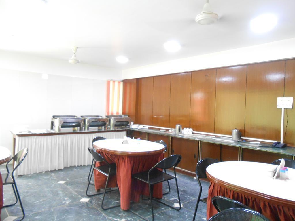 Колката: Hotel Akashdeep