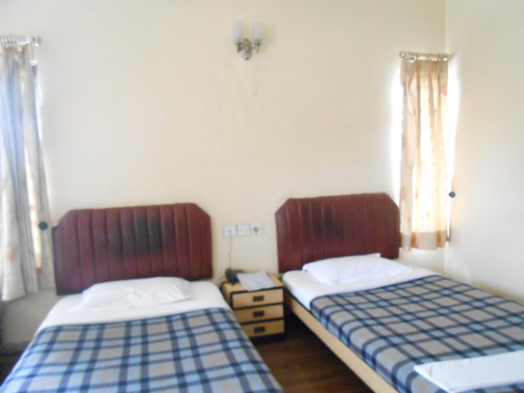 Колката: Hotel Akashdeep