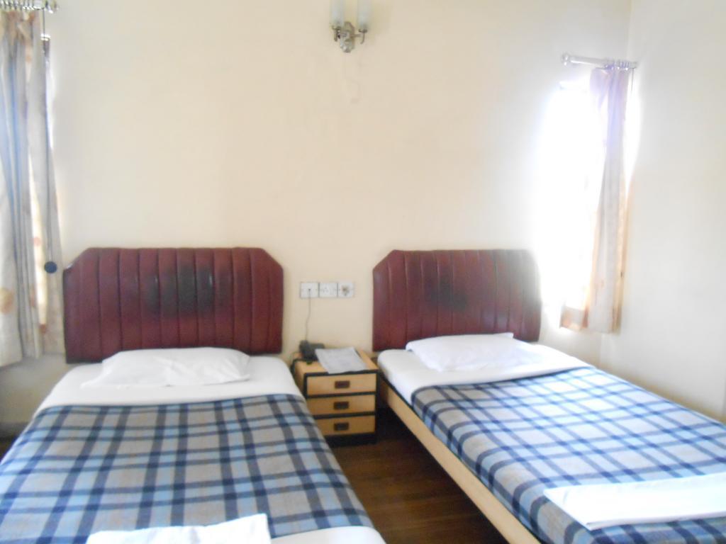 Колката: Hotel Akashdeep
