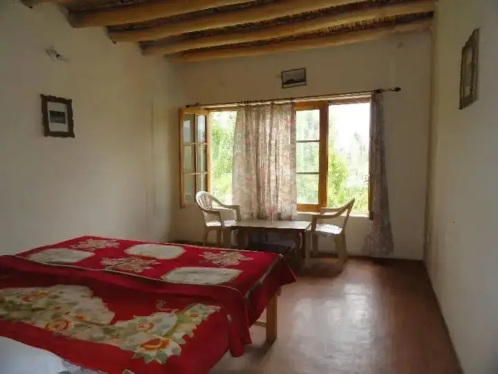 Лех: Yangphel Guest House