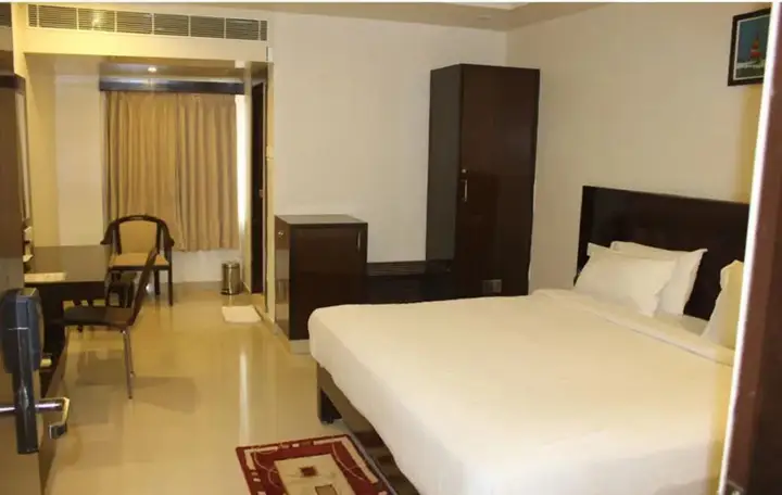Висакхапатнам: OYO 1302 Hotel Green Apple