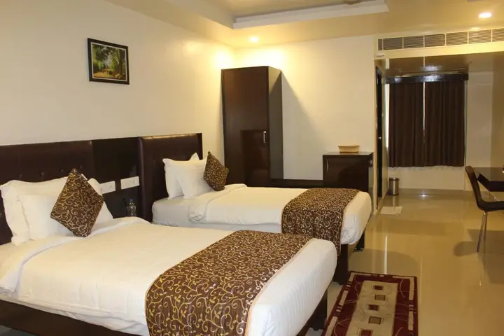 Висакхапатнам: OYO 1302 Hotel Green Apple