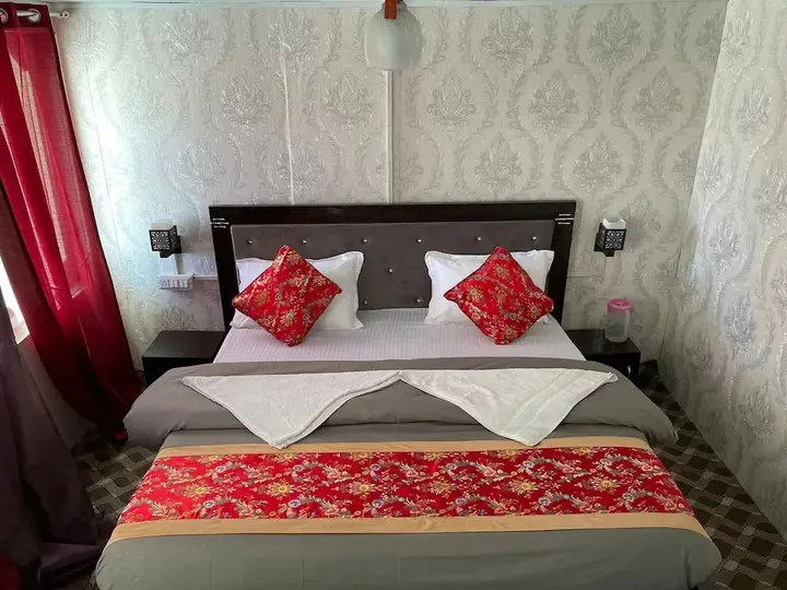 Спангмик: TIH Pangong Delight Camps and Cottages