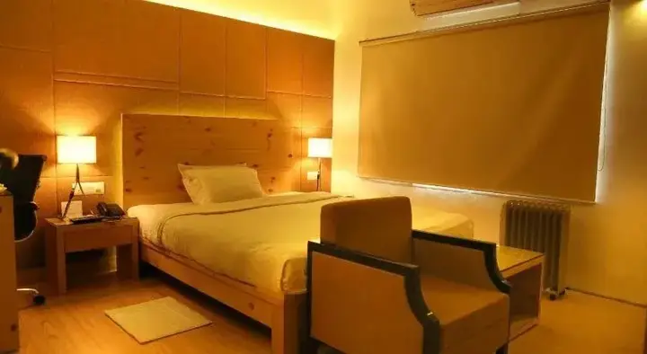 Дехрадун: Hotel President