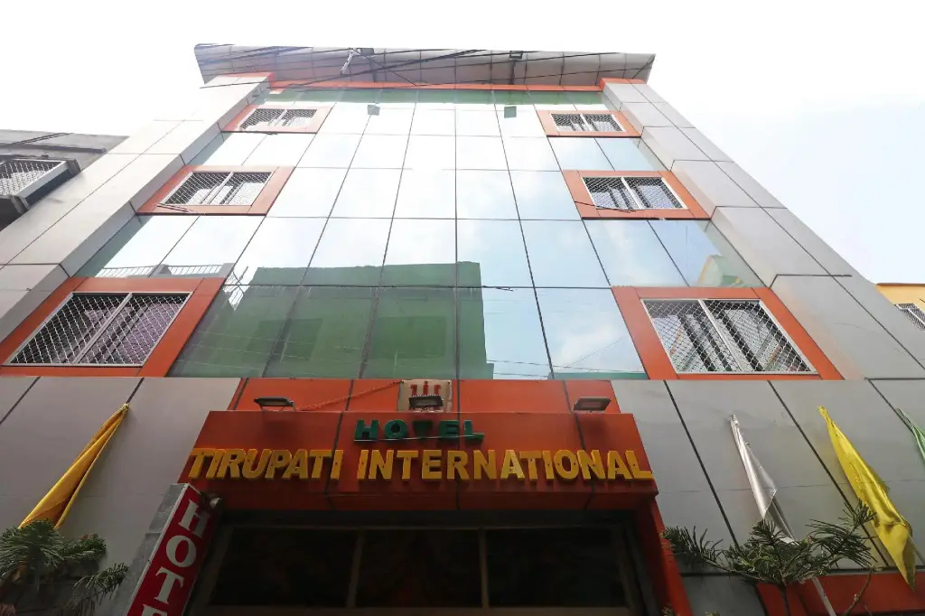 Колката: OYO 2426 Hotel Tirupati International