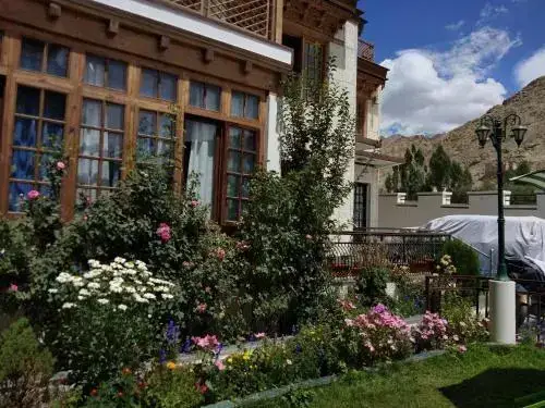 Лех: New Royal Guest House