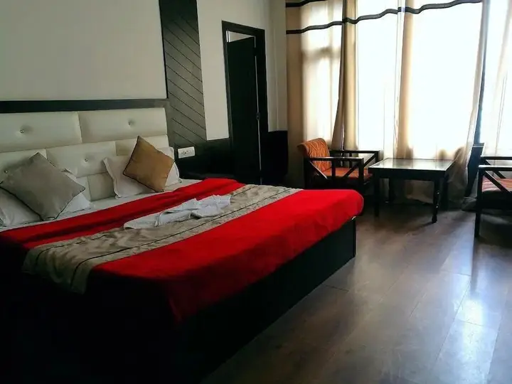 Манали: OYO 22664 Hotel Whispering River