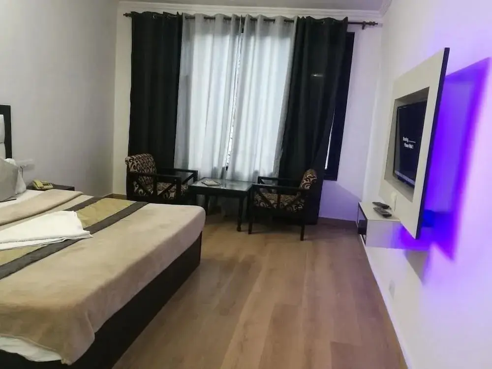 Манали: OYO 22664 Hotel Whispering River