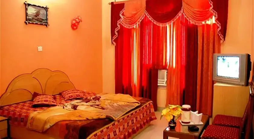 Катра: Hotel Kerni Palace