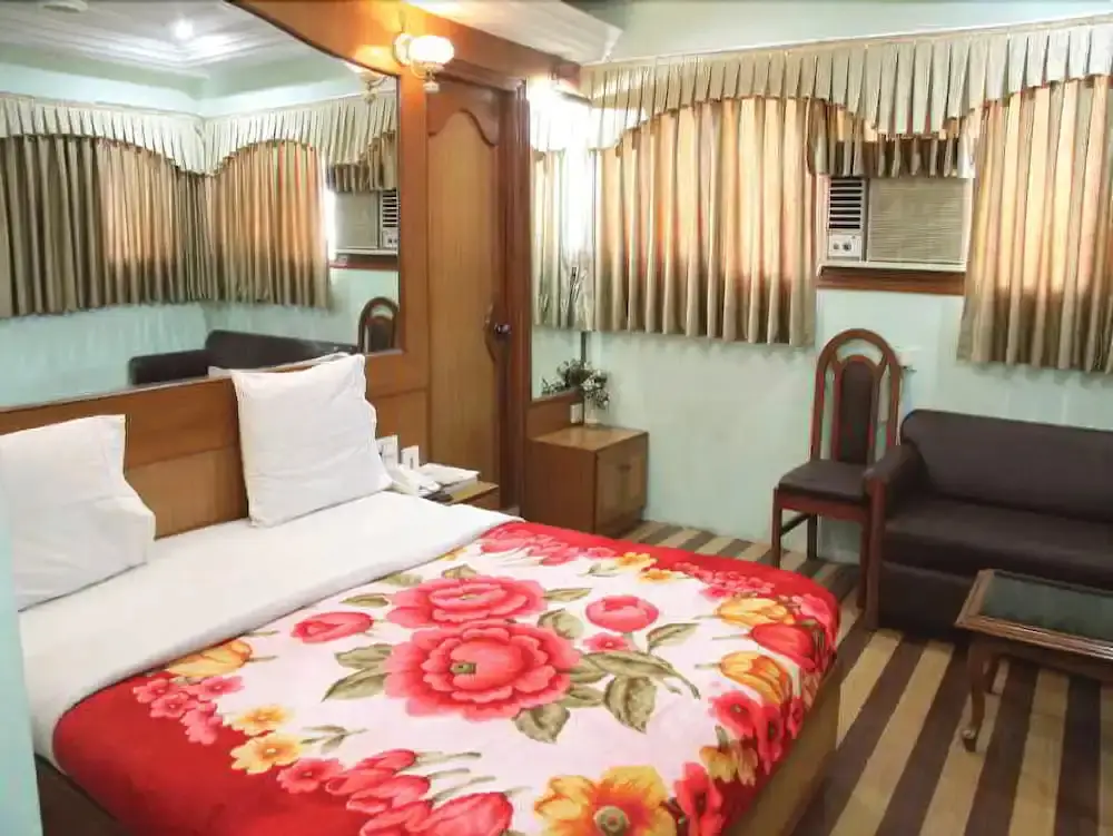 Ахмедабад: Maruti Hotel