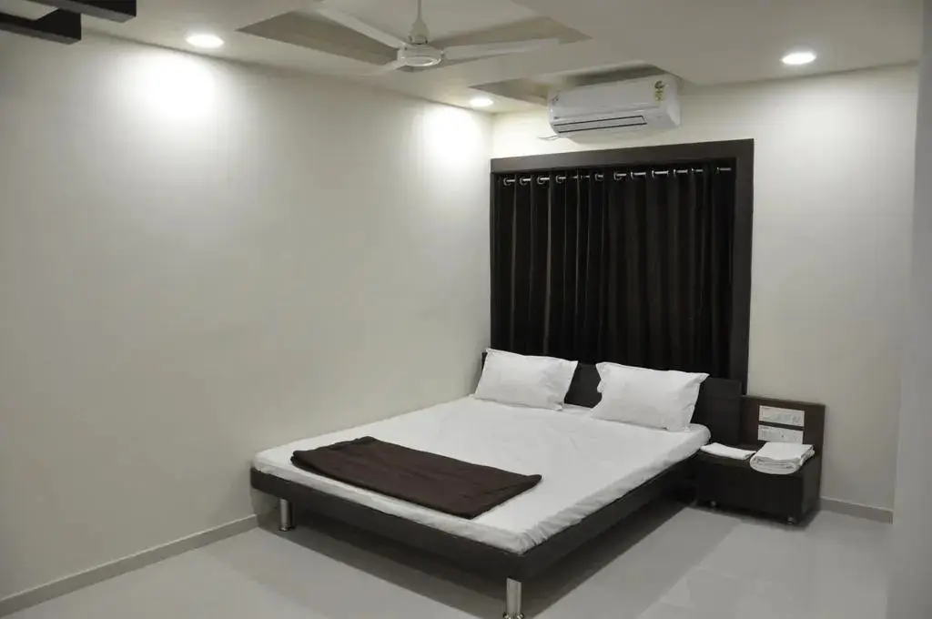 Раджкот: Shivdhara Hotel & Residence
