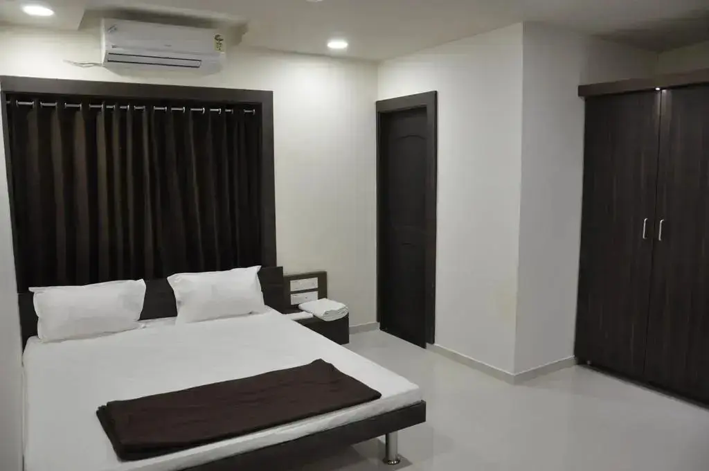 Раджкот: Shivdhara Hotel & Residence